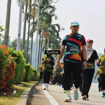 Runner Photo 7056409