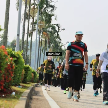 Runner Photo 7056414