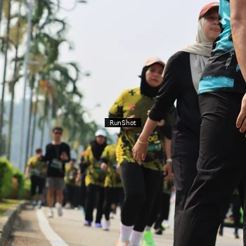 Runner Photo 7056437