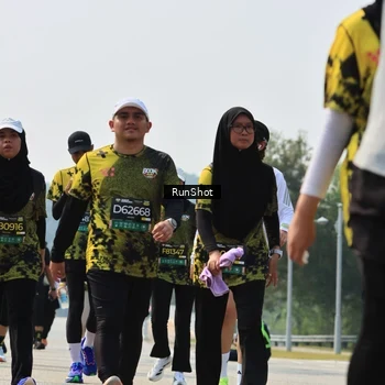 Runner Photo 7056453