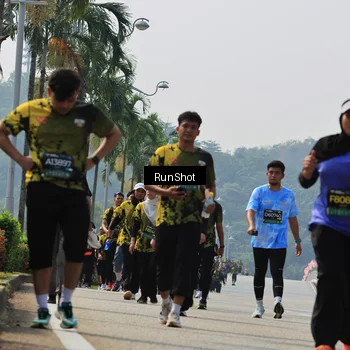 Runner Photo 7056557