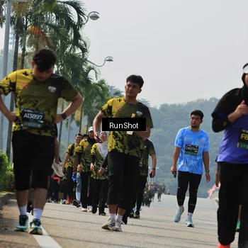 Runner Photo 7056562