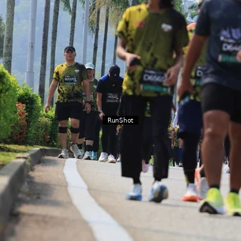 Runner Photo 7056747