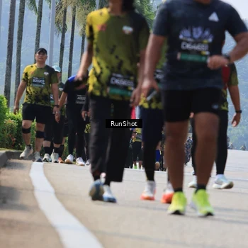Runner Photo 7056752