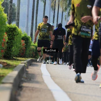 Runner Photo 7056756