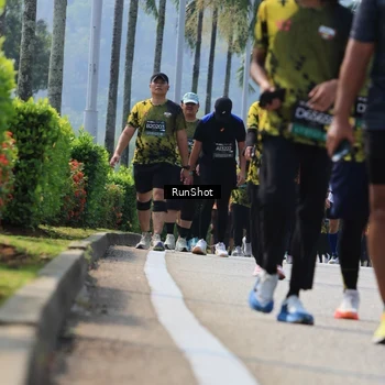 Runner Photo 7056758