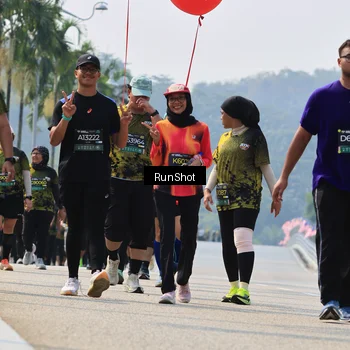 Runner Photo 7056845