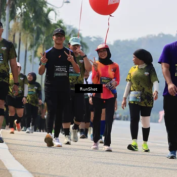 Runner Photo 7056847