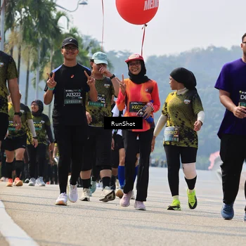 Runner Photo 7056850