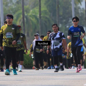 Runner Photo 7056899