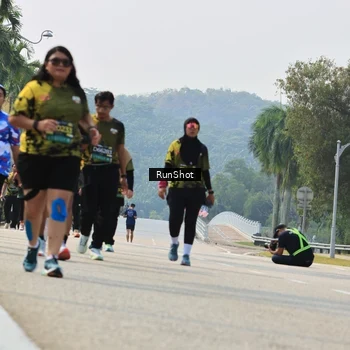 Runner Photo 7057316