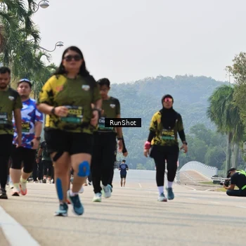 Runner Photo 7057323