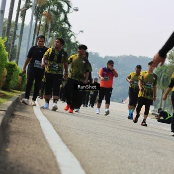 Runner Photo 7057723