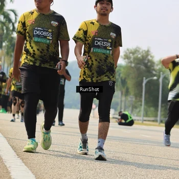 Runner Photo 7058002