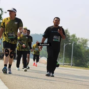 Runner Photo 7058028
