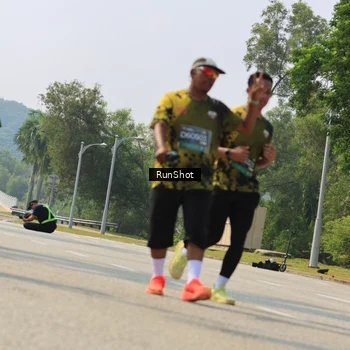 Runner Photo 7058031