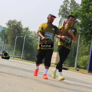 Runner Photo 7058035