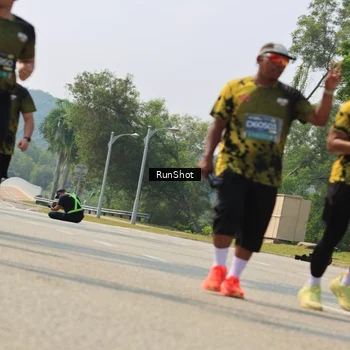 Runner Photo 7058036