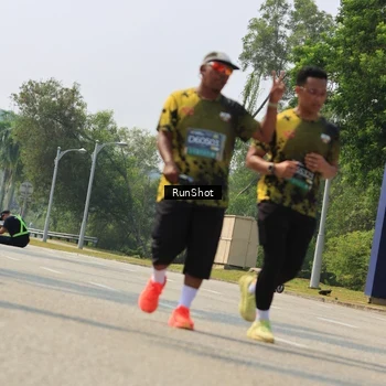 Runner Photo 7058038