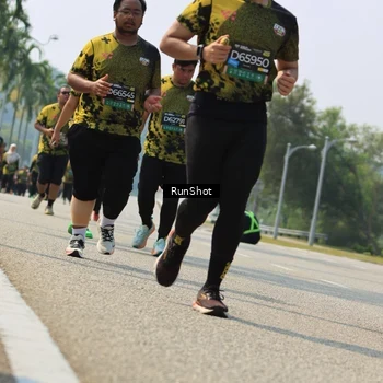 Runner Photo 7058042