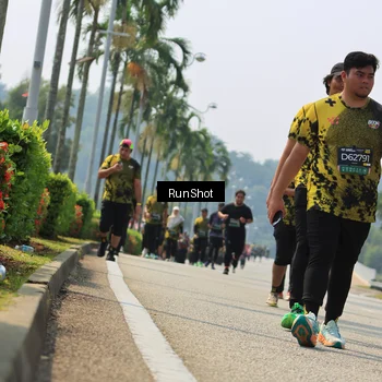 Runner Photo 7058049