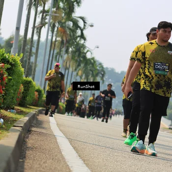 Runner Photo 7058053