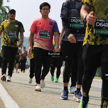 Runner Photo 7058101