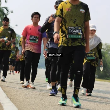 Runner Photo 7058102