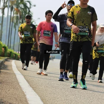 Runner Photo 7058105