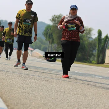 Runner Photo 7058136