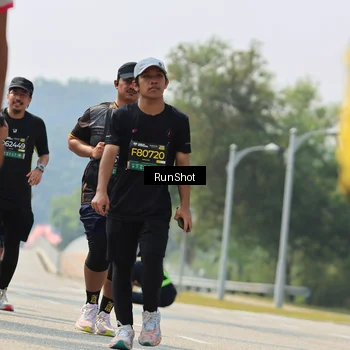 Runner Photo 7058180