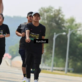 Runner Photo 7058186