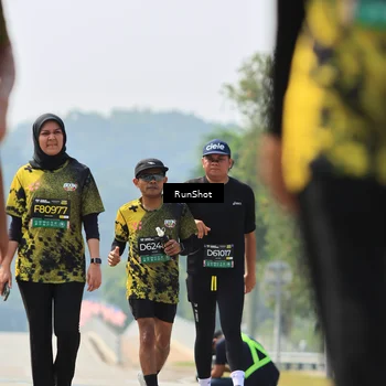 Runner Photo 7058212