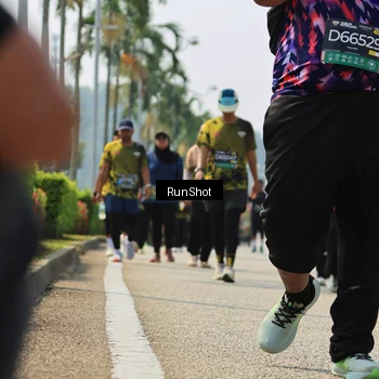 Runner Photo 7058275