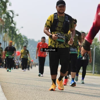 Runner Photo 7058425