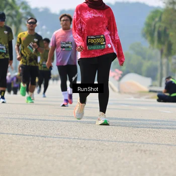 Runner Photo 7058807