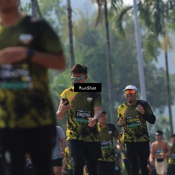 Runner Photo 7059041