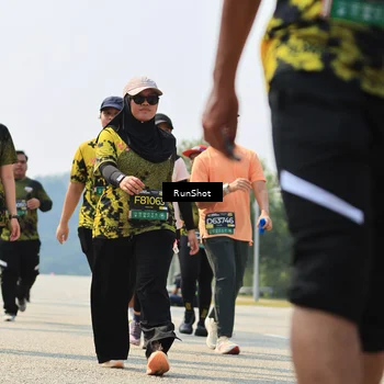 Runner Photo 7059048