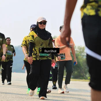 Runner Photo 7059051