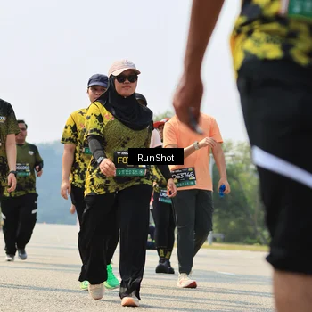 Runner Photo 7059053