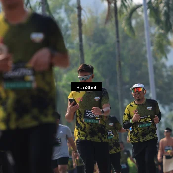 Runner Photo 7059054