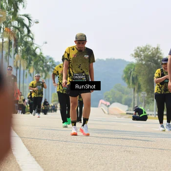 Runner Photo 7059081