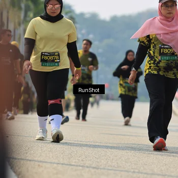 Runner Photo 7059153