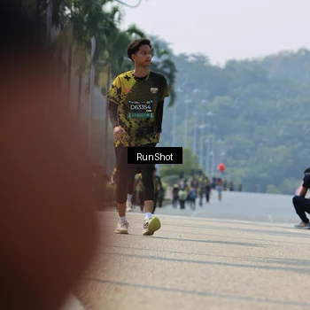 Runner Photo 7059285