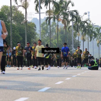 Runner Photo 7059304