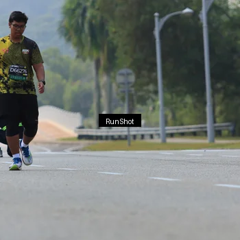 Runner Photo 7059353