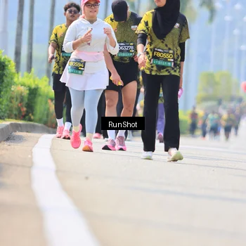 Runner Photo 7059436