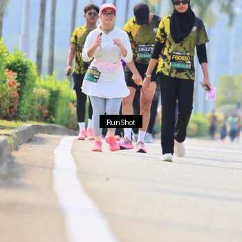 Runner Photo 7059438