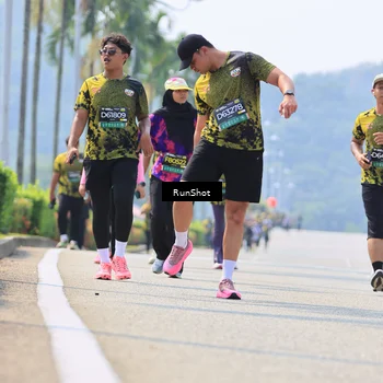 Runner Photo 7059451