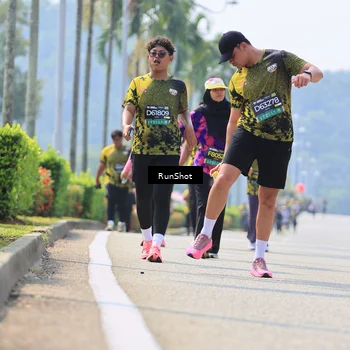 Runner Photo 7059455